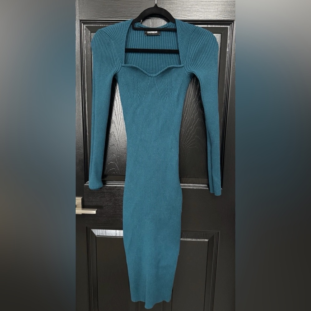 Express Women’s Teal Blue LS SWEETHEART FITTED DRESS Size Xs
$12
